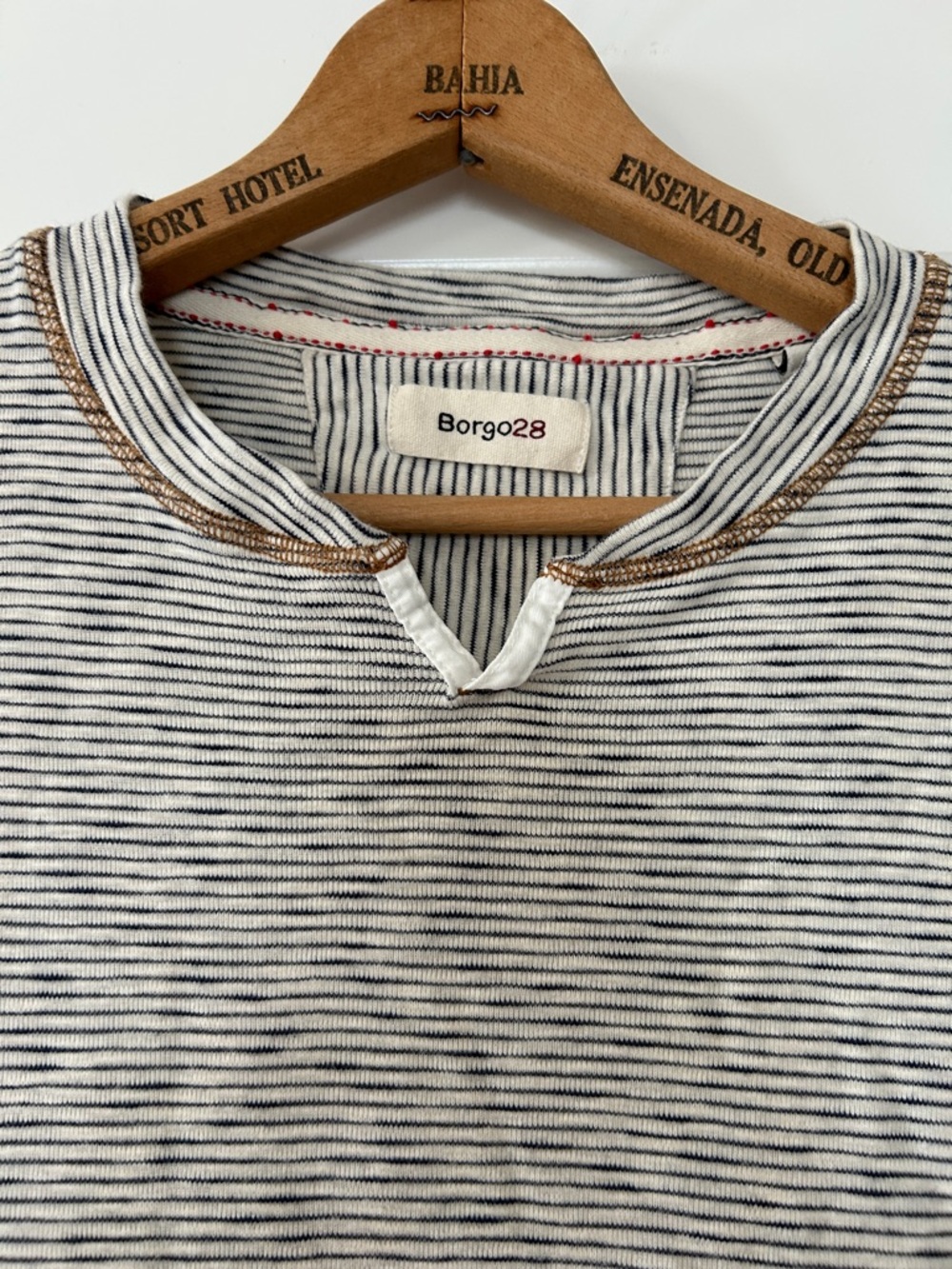 Borgo28 Striped Short Sleeve Tee w Notch Neck Sz L w MEASUREMENTS